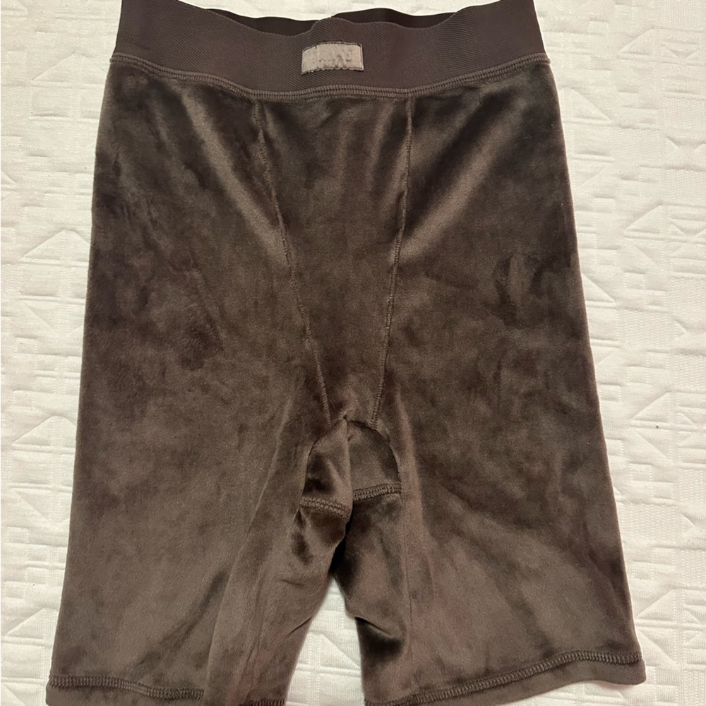 XXS SKIMS VELOUR AMETHYST SHORTS